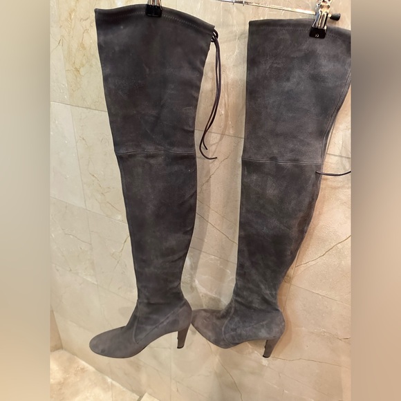 Stuart Weizmann 9N Thigh High Boots - Picture 3 of 8